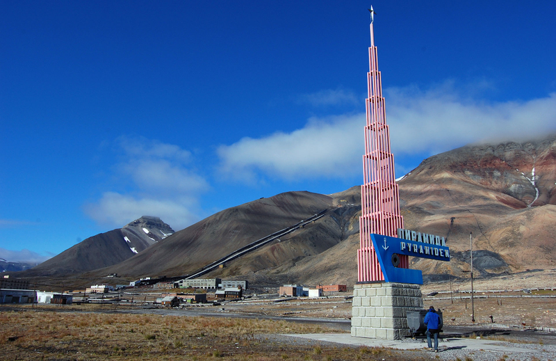 Monumento con la última tonelada de carbón que salió de la mina. Foto: Wikipedia